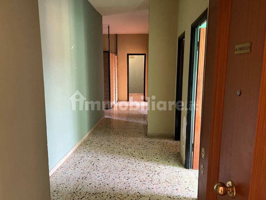 Appartamento al 6^ piano con ascensore in via Adige