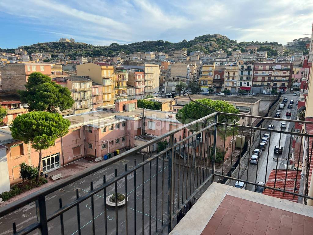 Appartamento al 6^ piano con ascensore in via Adige