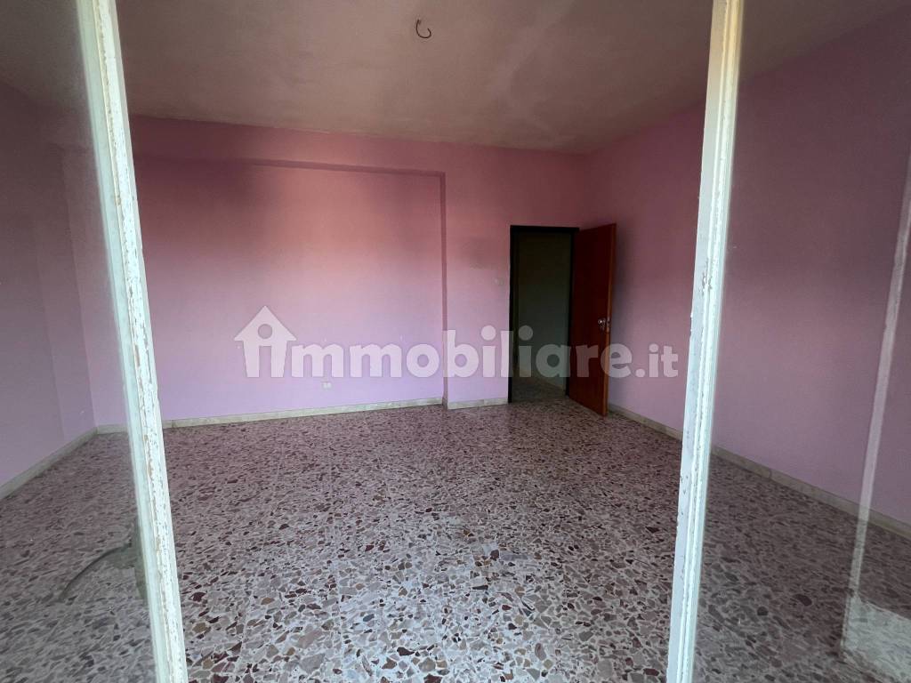 Appartamento al 6^ piano con ascensore in via Adige