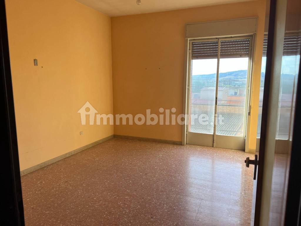 Appartamento al 6^ piano con ascensore in via Adige