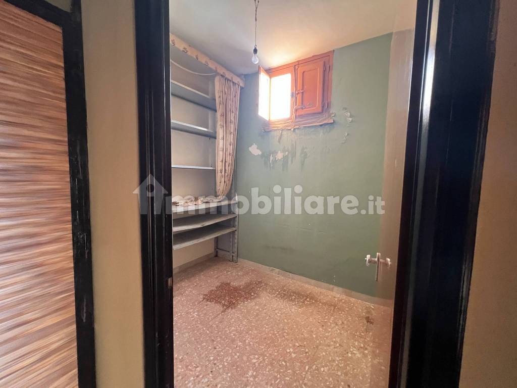 Appartamento al 6^ piano con ascensore in via Adige