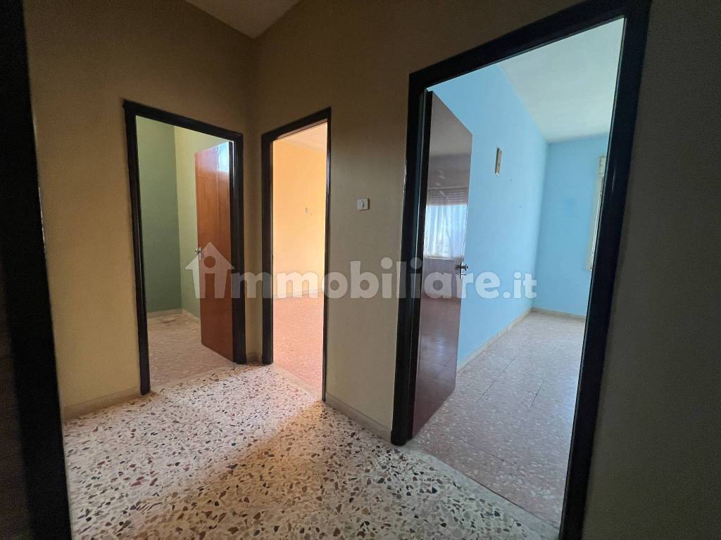 Appartamento al 6^ piano con ascensore in via Adige