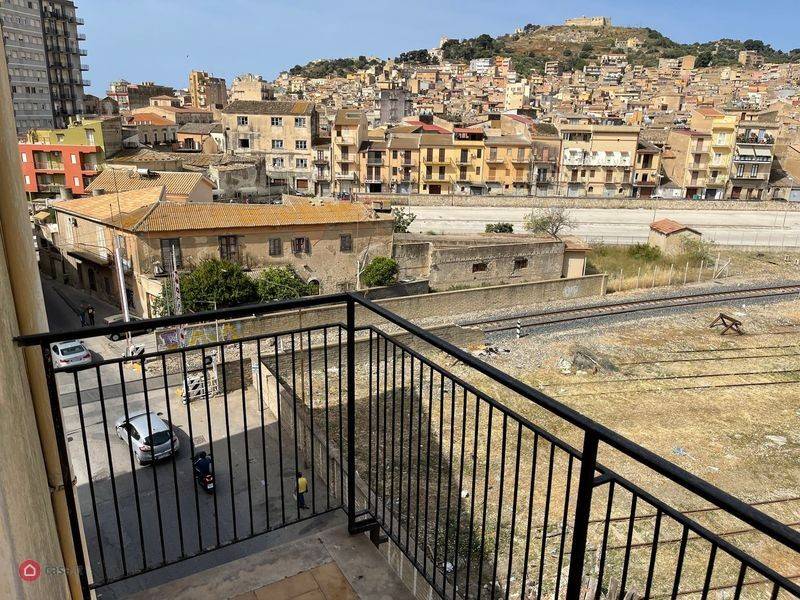 Appartamento al quarto piano, panoramico in zona centro