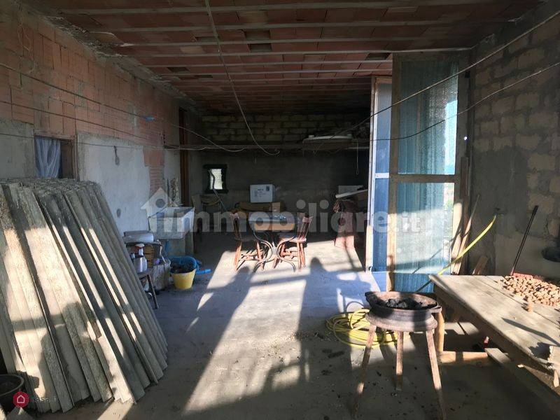 Appartamento da rifinire con terrazzo soprastante – Panoramico