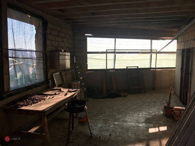 Appartamento da rifinire con terrazzo soprastante – Panoramico