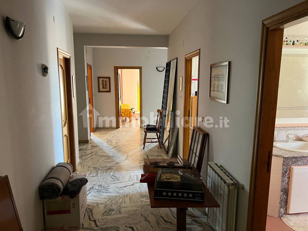 Appartamento e garage via Padre Fedele da San Biagio n. 4