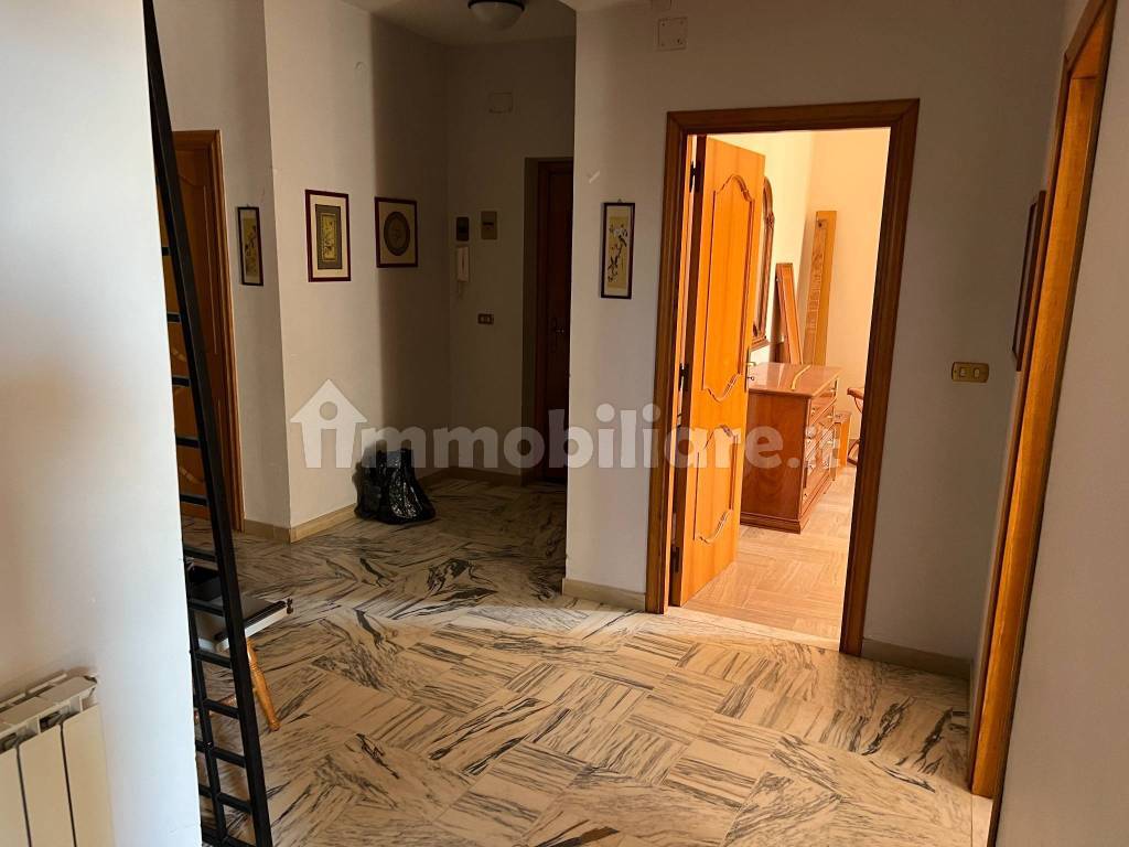 Appartamento e garage via Padre Fedele da San Biagio n. 4
