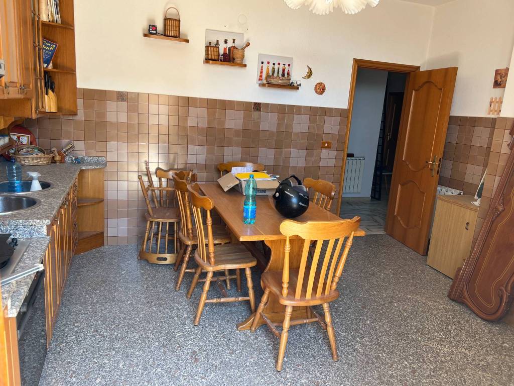 Appartamento e garage via Padre Fedele da San Biagio n. 4