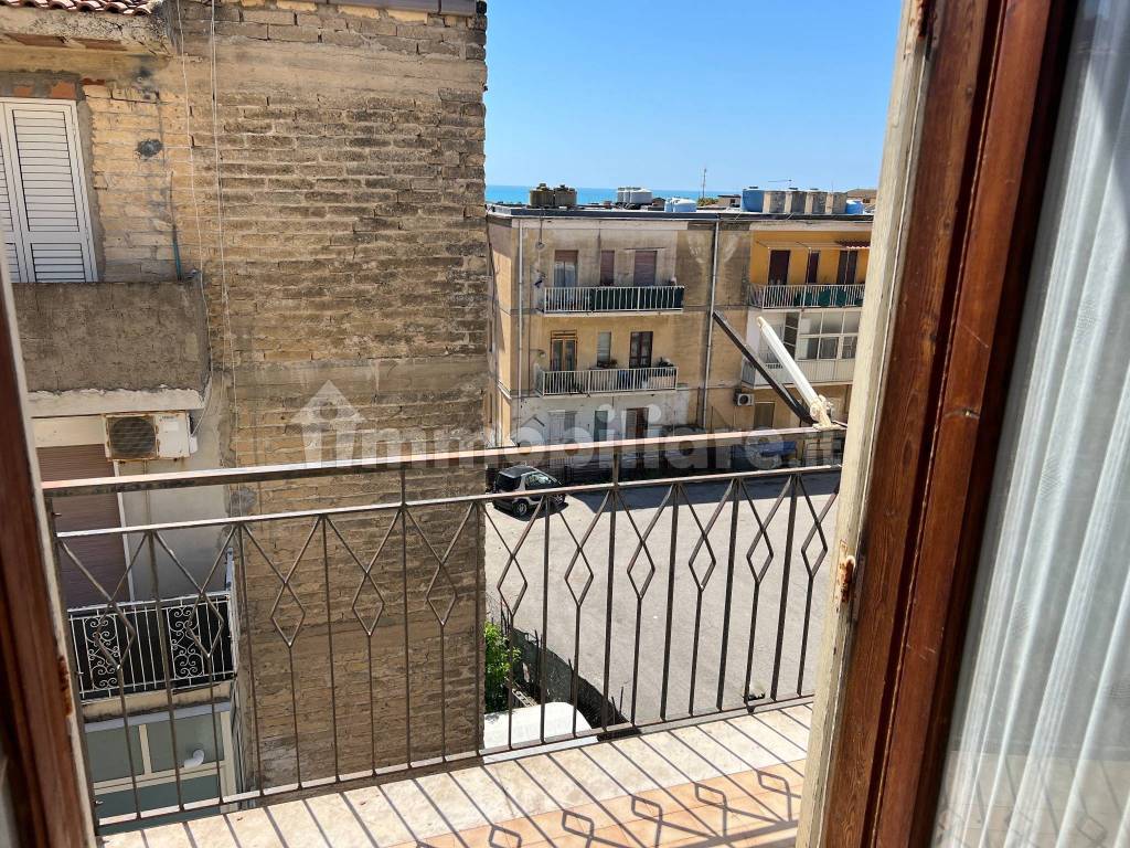Appartamento e garage via Padre Fedele da San Biagio n. 4