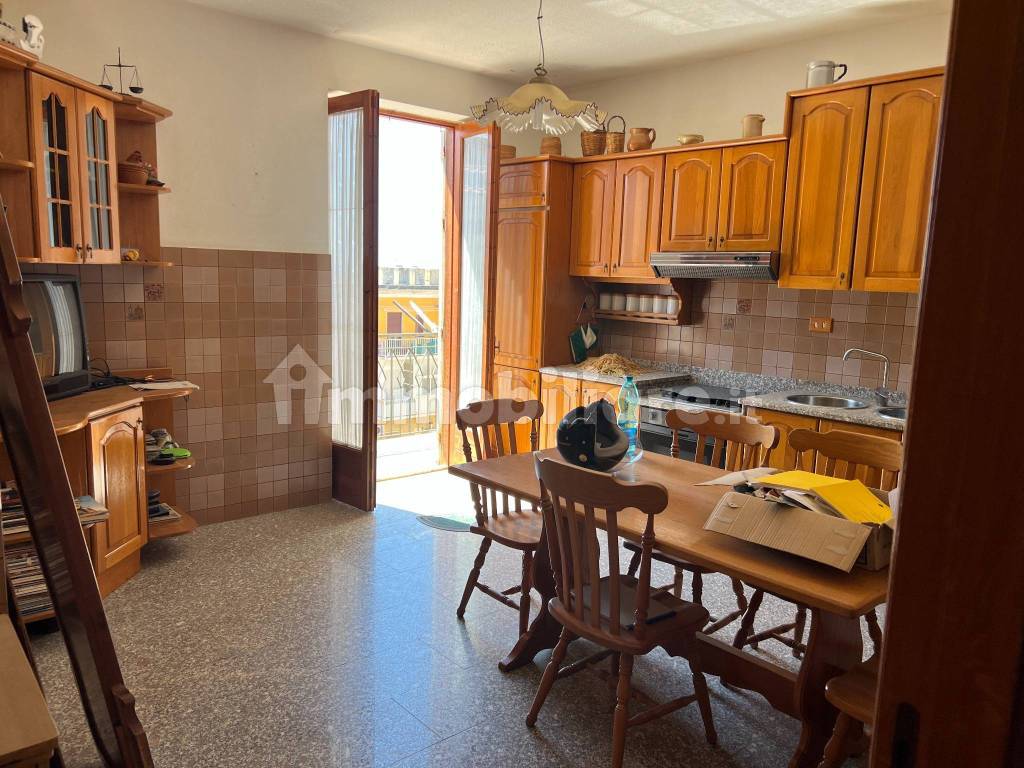Appartamento e garage via Padre Fedele da San Biagio n. 4