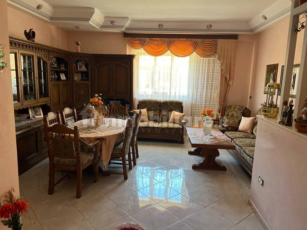 Appartamento in vendita in via Ada Negri, 3