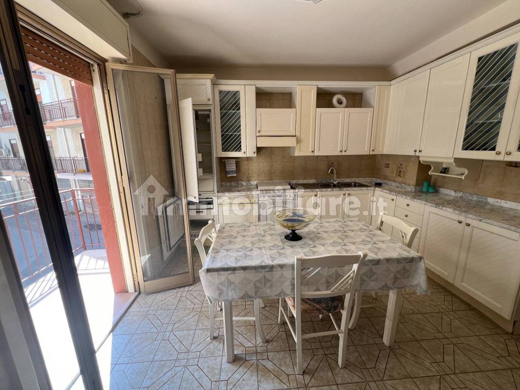 Appartamento in vendita in Via Paganini 15, Fondachello