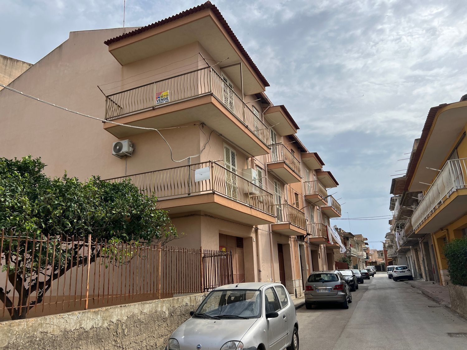 Appartamento in via Pergolesi e garage
