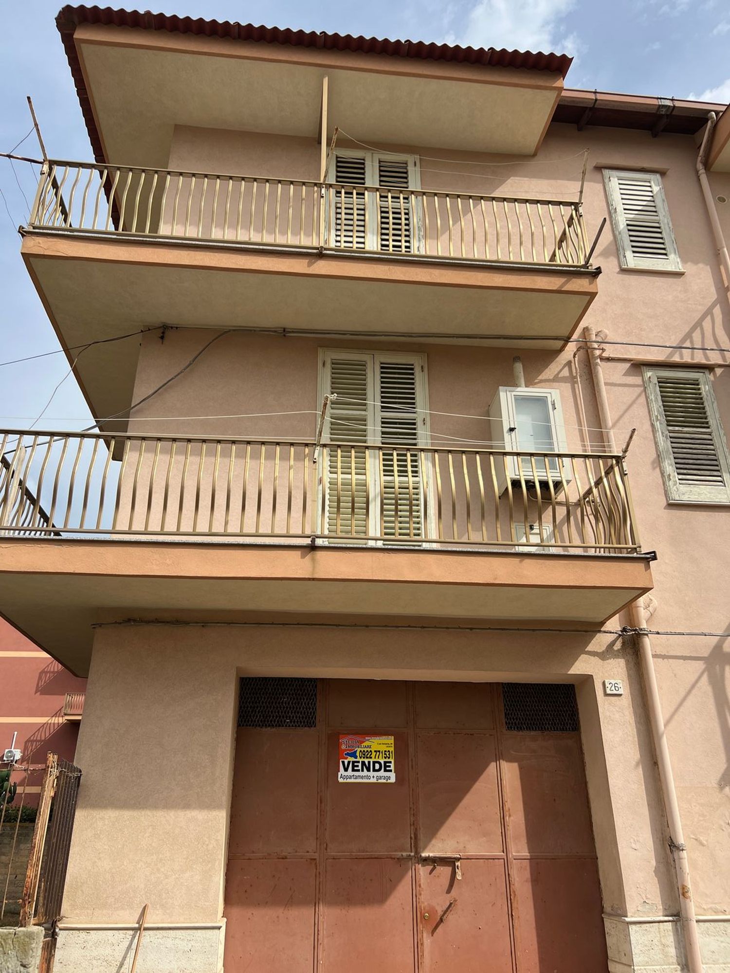 Appartamento in via Pergolesi e garage