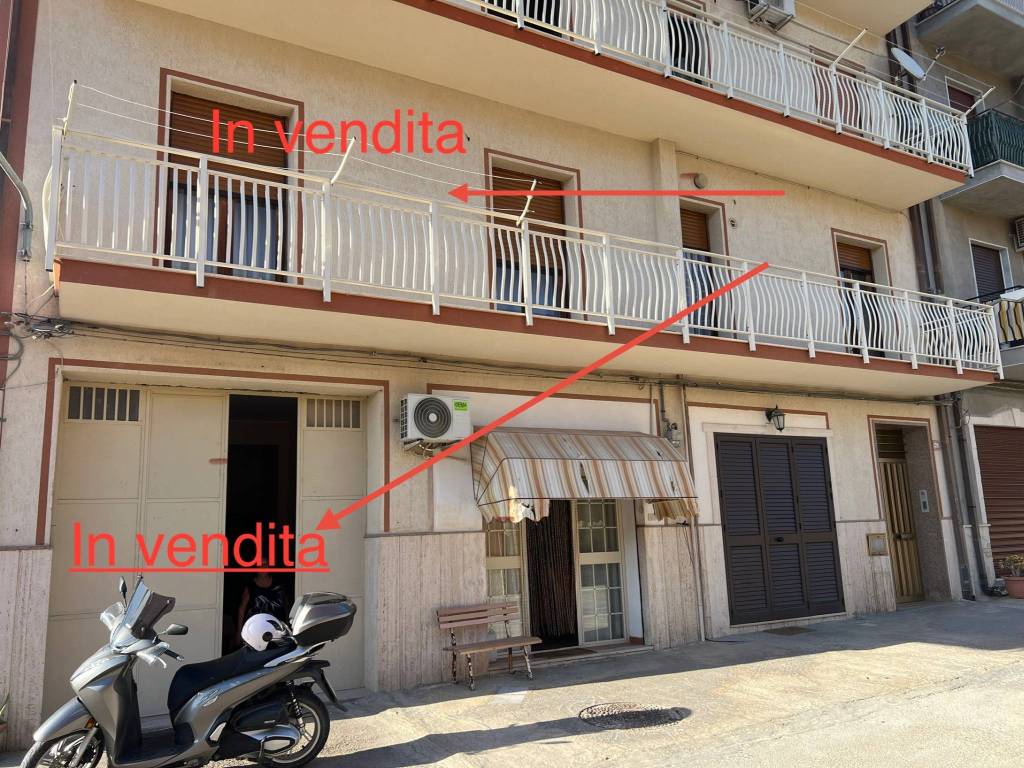 Appartamento primo piano zona via Palma
