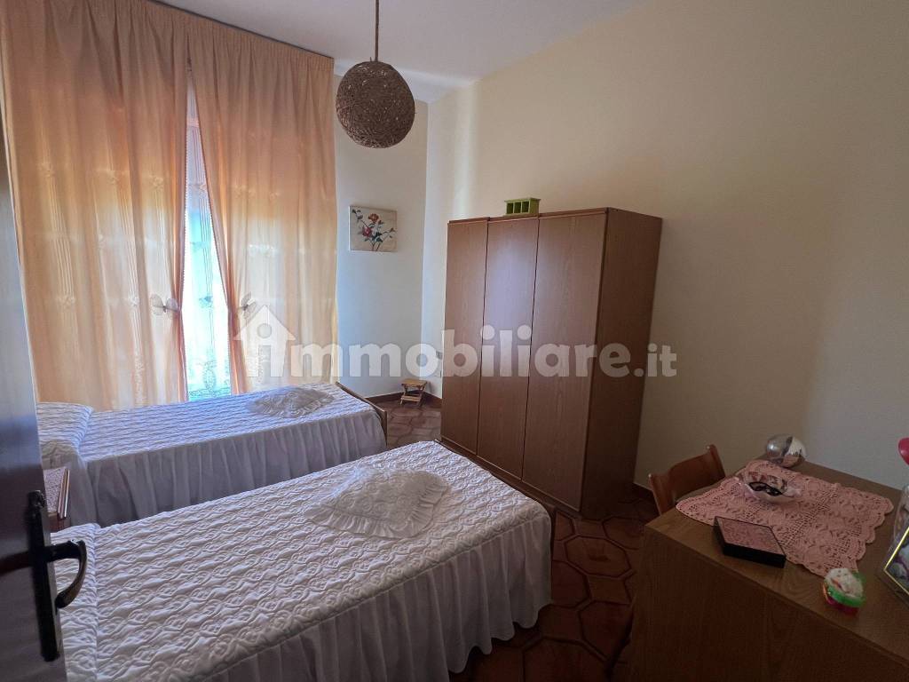 Appartamento primo piano zona via Palma