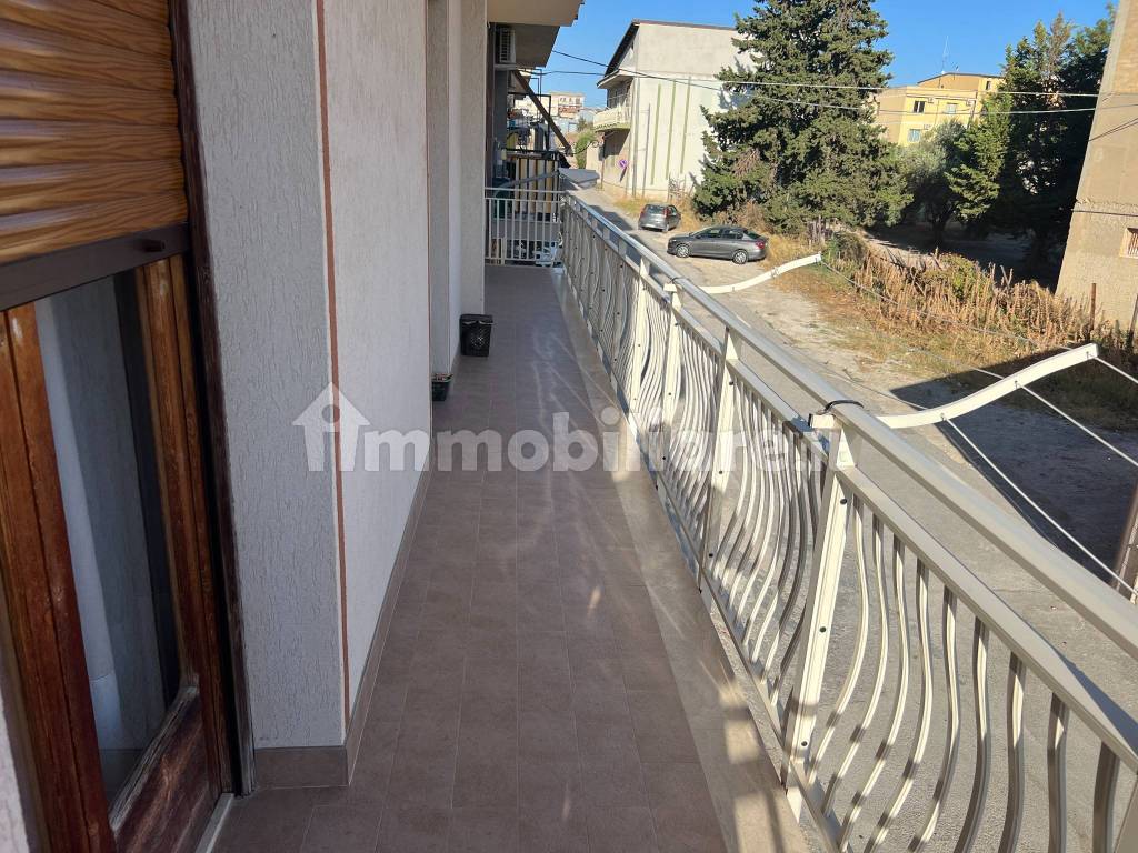 Appartamento primo piano zona via Palma