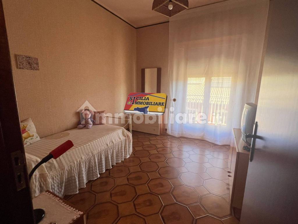 Appartamento primo piano zona via Palma