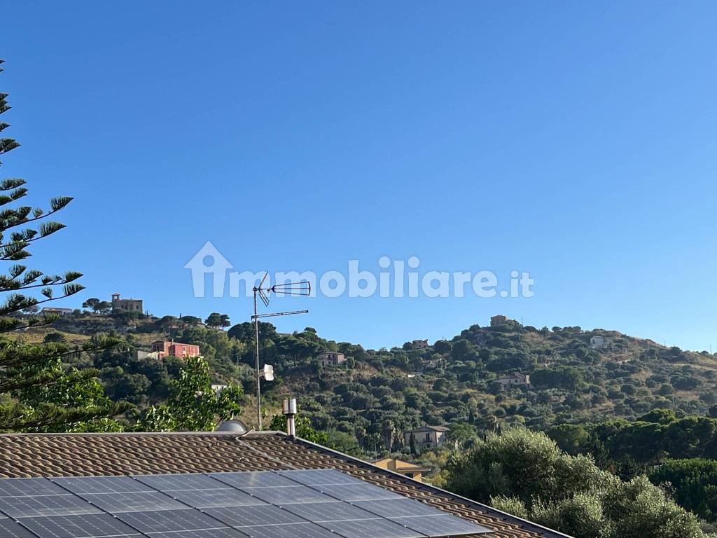 Appartamento primo piano zona via Palma