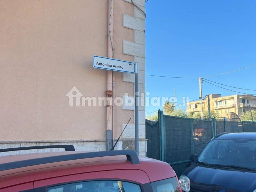 Appartamento primo piano zona via Palma