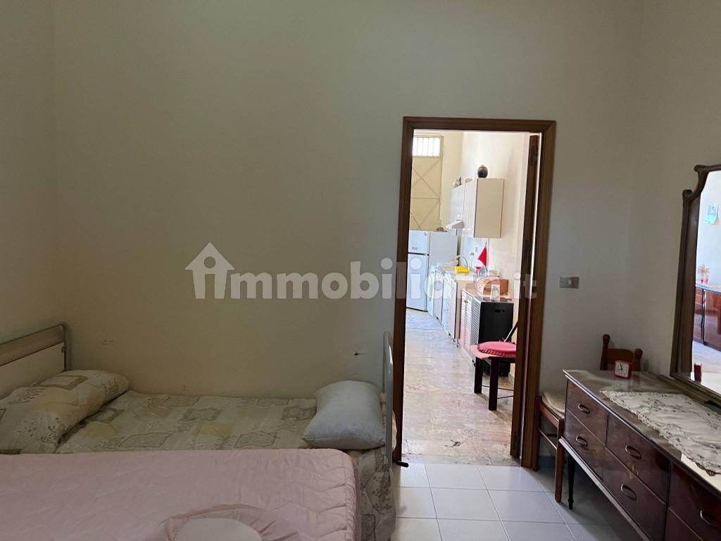 Appartamento primo piano zona via Palma