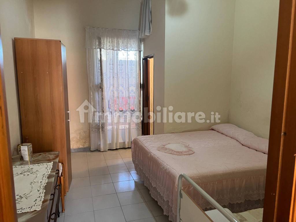 Appartamento primo piano zona via Palma