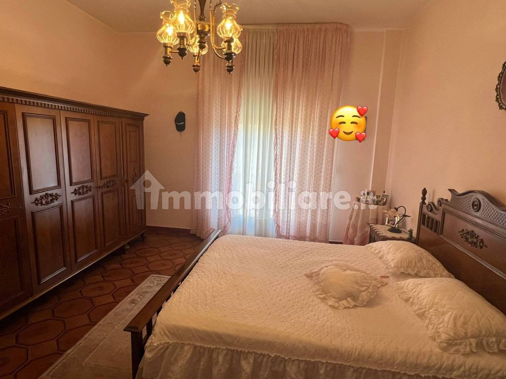 Appartamento primo piano zona via Palma