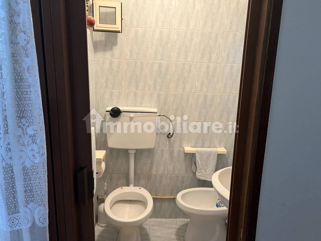 Appartamento primo piano zona via Palma