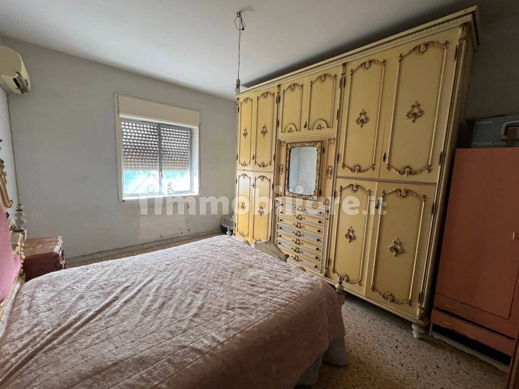 Appartamento primo piano zona villaggio dei fiori