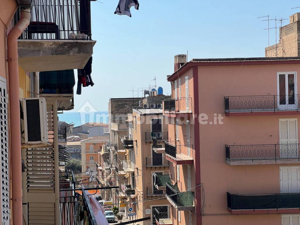 Appartamento secondo piano via Montesanto