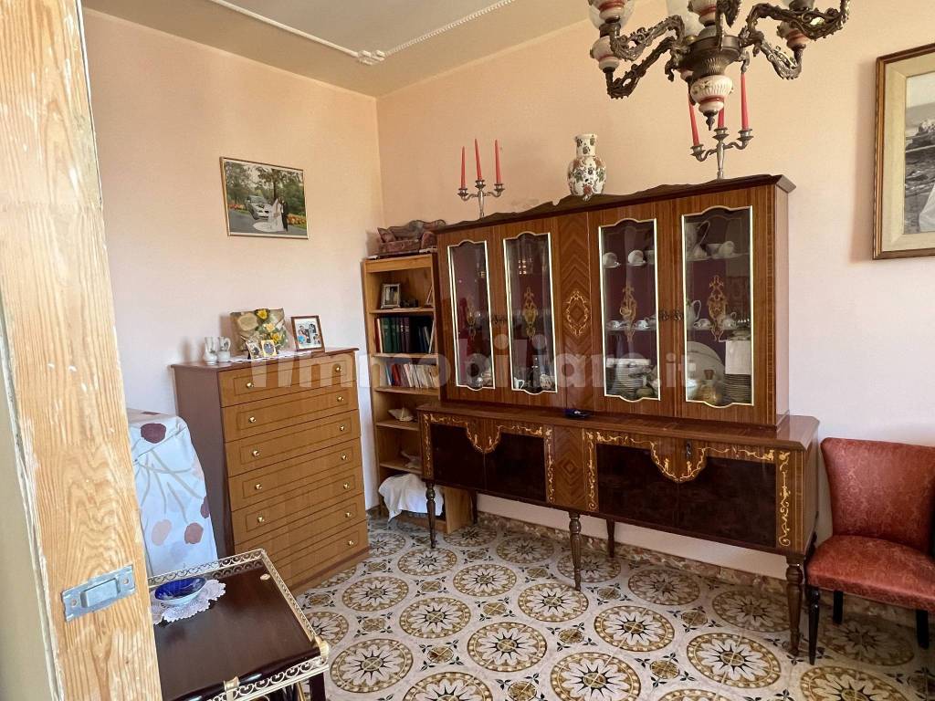 Appartamento secondo piano via Montesanto