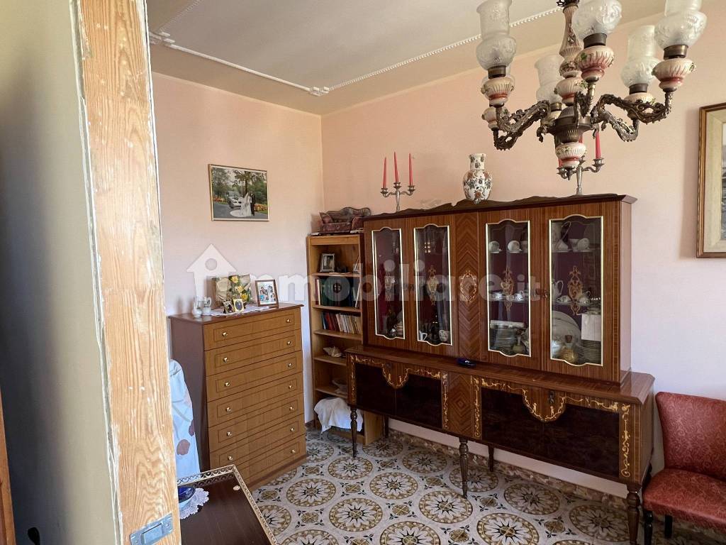 Appartamento secondo piano via Montesanto