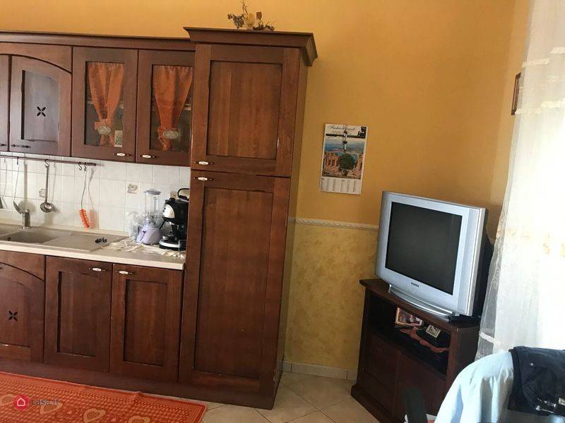 appartamento su 3 piani di 50 mq ciascuno – via montegrappa –