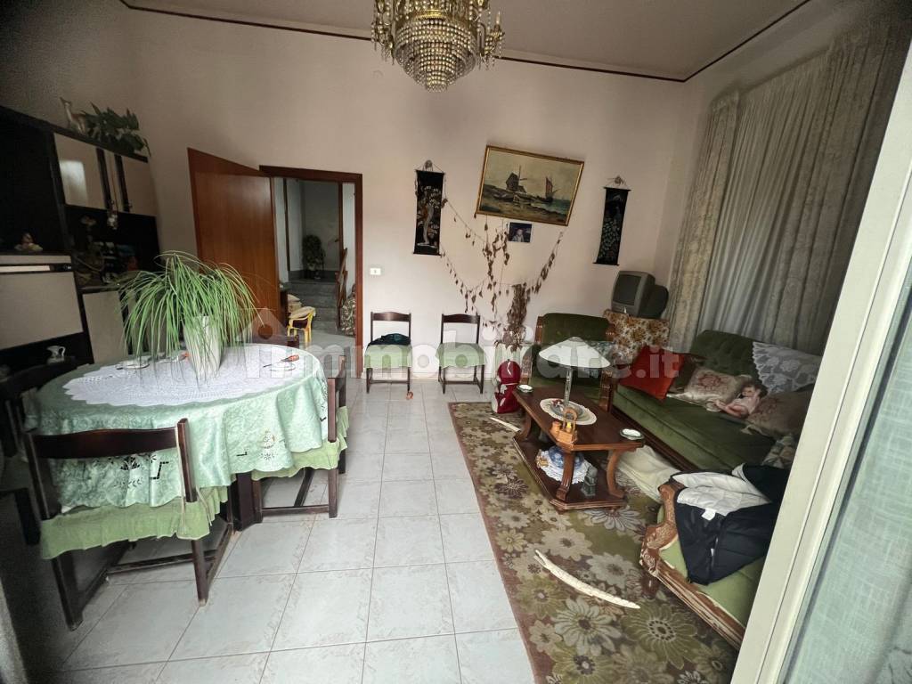 secondo, terzo e quarto piano con terrazzo corso Vottorio Emanuele