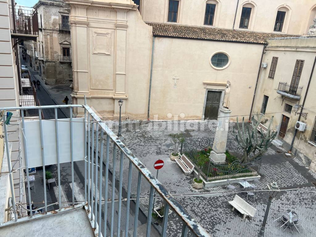 secondo, terzo e quarto piano con terrazzo corso Vottorio Emanuele