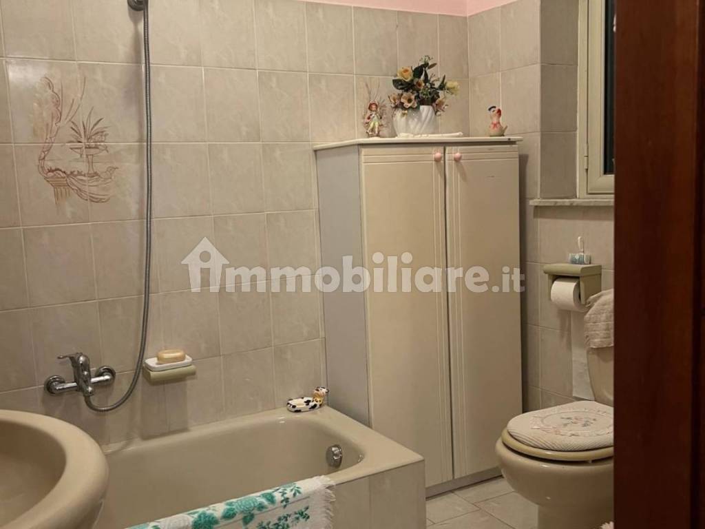 secondo, terzo e quarto piano con terrazzo corso Vottorio Emanuele