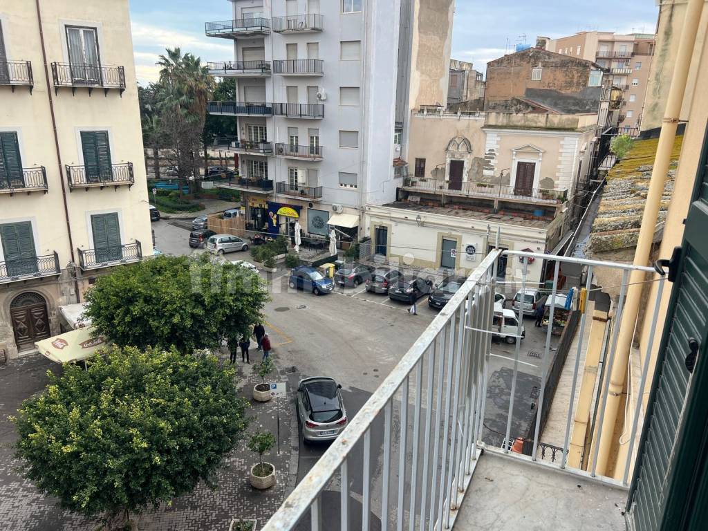 secondo, terzo e quarto piano con terrazzo corso Vottorio Emanuele