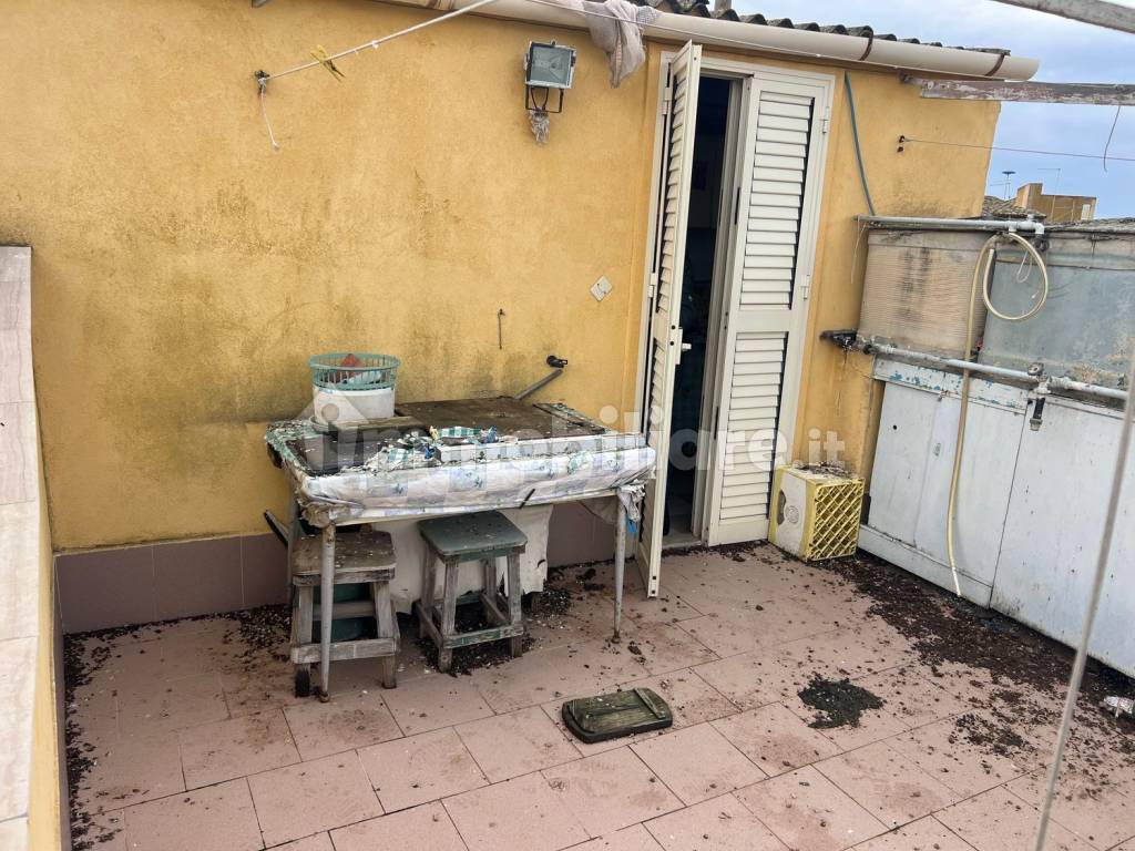 secondo, terzo e quarto piano con terrazzo corso Vottorio Emanuele