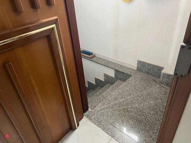 secondo, terzo e quarto piano con terrazzo corso Vottorio Emanuele