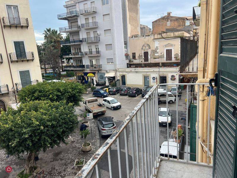 secondo, terzo e quarto piano con terrazzo corso Vottorio Emanuele