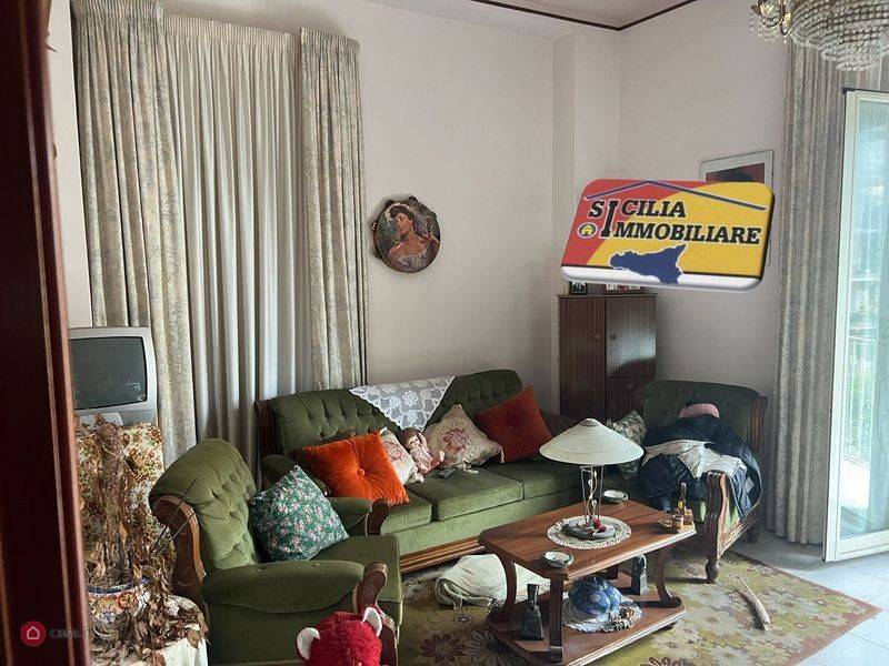 secondo, terzo e quarto piano con terrazzo corso Vottorio Emanuele