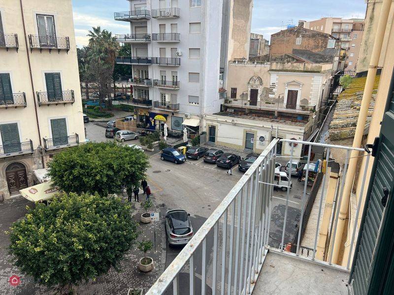 secondo, terzo e quarto piano con terrazzo corso Vottorio Emanuele