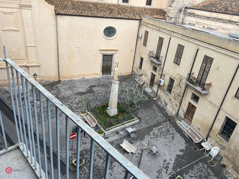 secondo, terzo e quarto piano con terrazzo corso Vottorio Emanuele