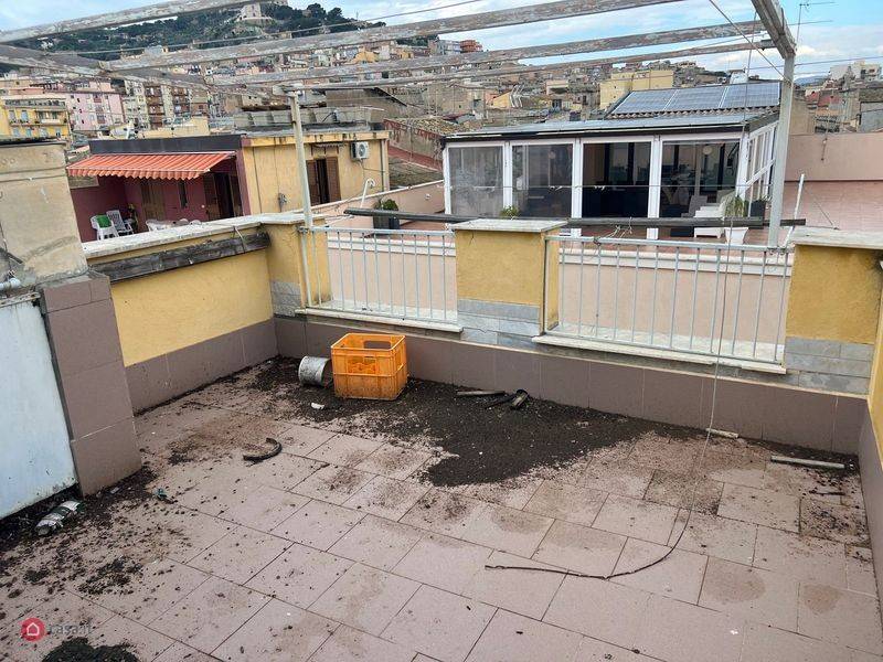 secondo, terzo e quarto piano con terrazzo corso Vottorio Emanuele