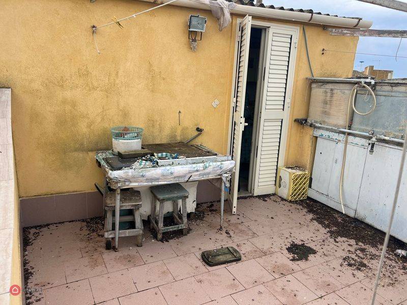 secondo, terzo e quarto piano con terrazzo corso Vottorio Emanuele