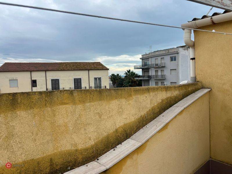 secondo, terzo e quarto piano con terrazzo corso Vottorio Emanuele