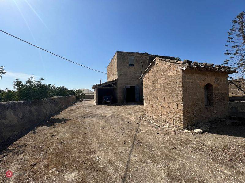 terreno con uliveto e fabbricato