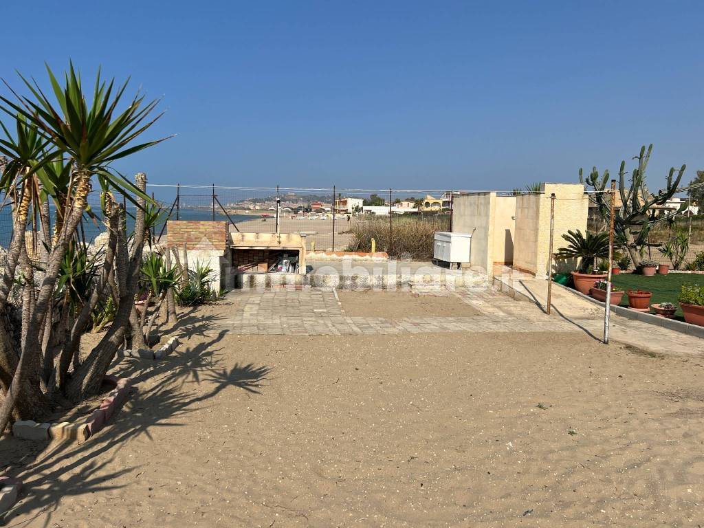 VILLETTA BIFAMILIARE in vendita in Via Soldato Vinciguerra 2 CONTRADA PLAYA