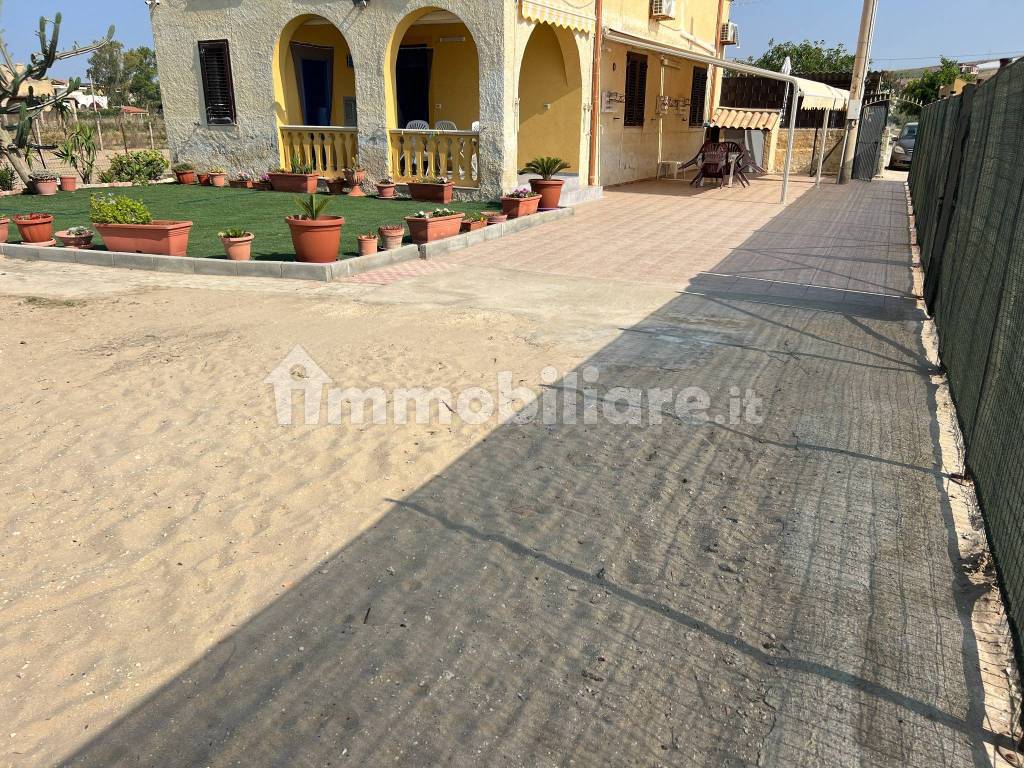 VILLETTA BIFAMILIARE in vendita in Via Soldato Vinciguerra 2 CONTRADA PLAYA
