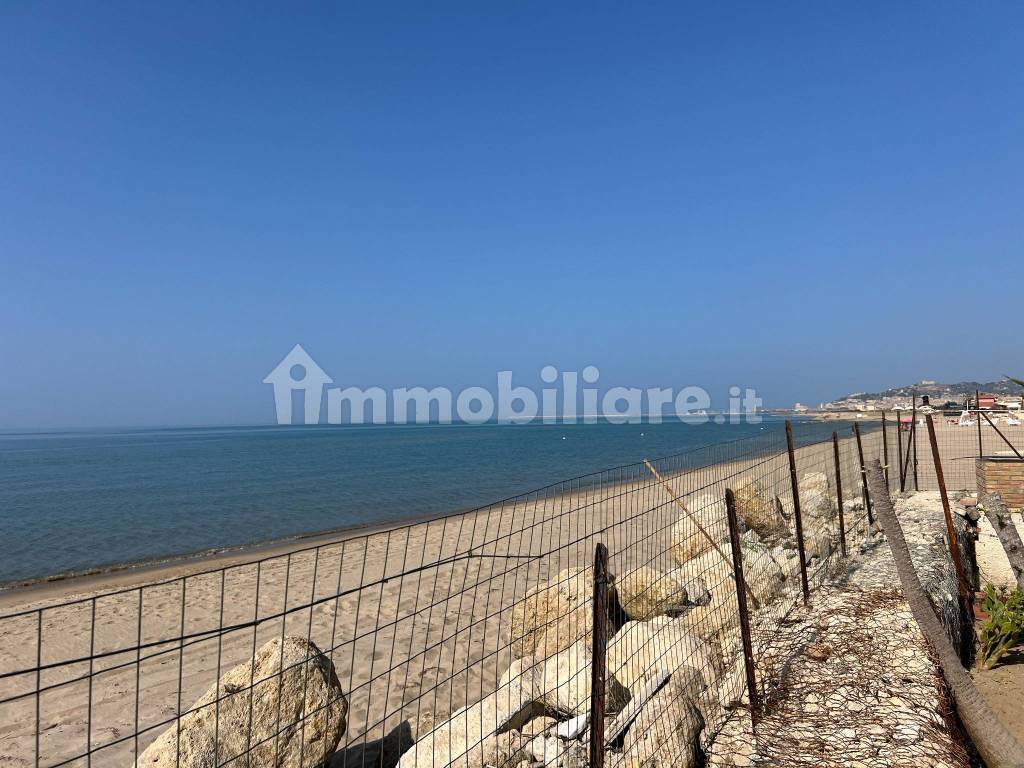 VILLETTA BIFAMILIARE in vendita in Via Soldato Vinciguerra 2 CONTRADA PLAYA